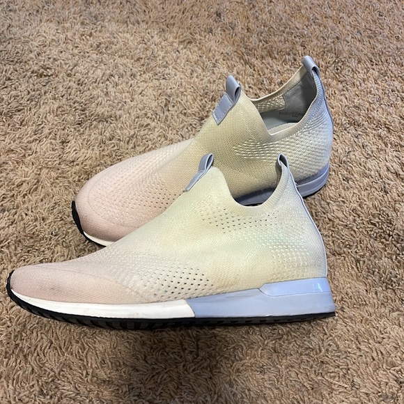 J/Slides gradient pastel tennis shoes, size 9 - Picture 3 of 13